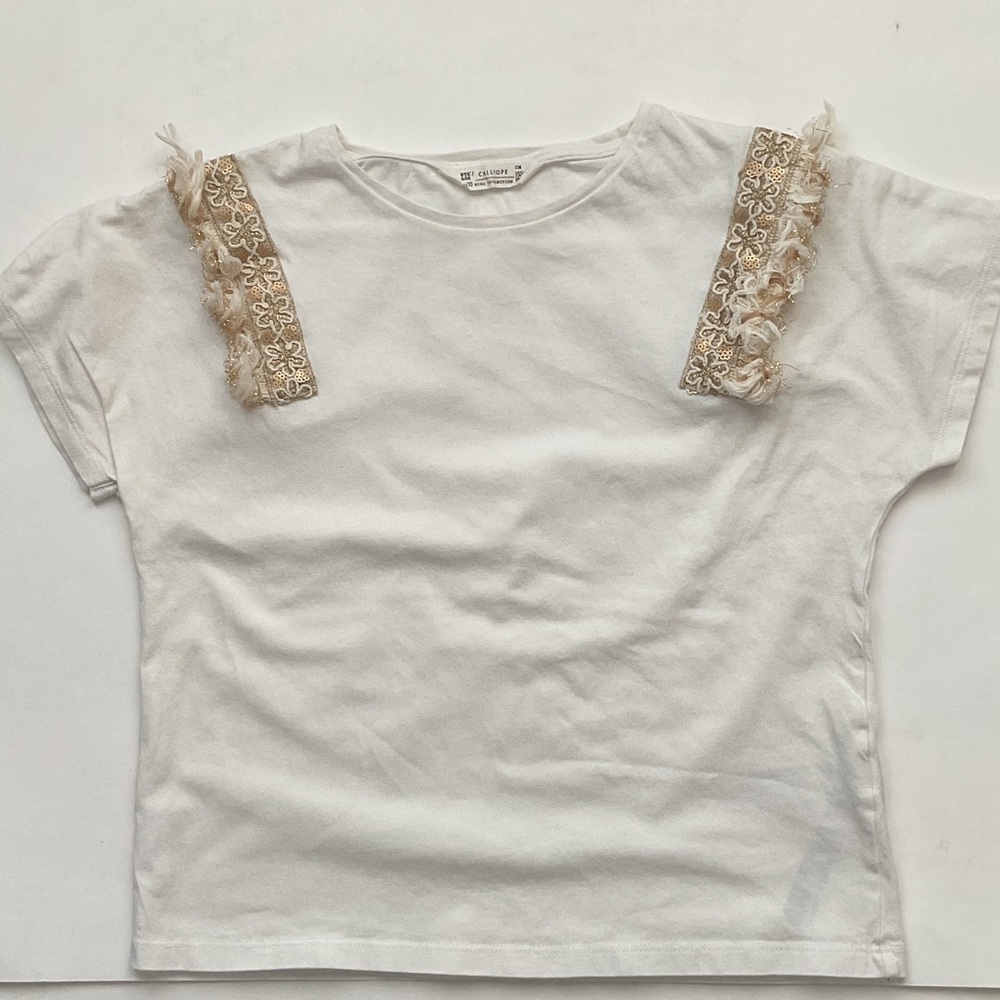 Calliope T-shirt with Gold accents